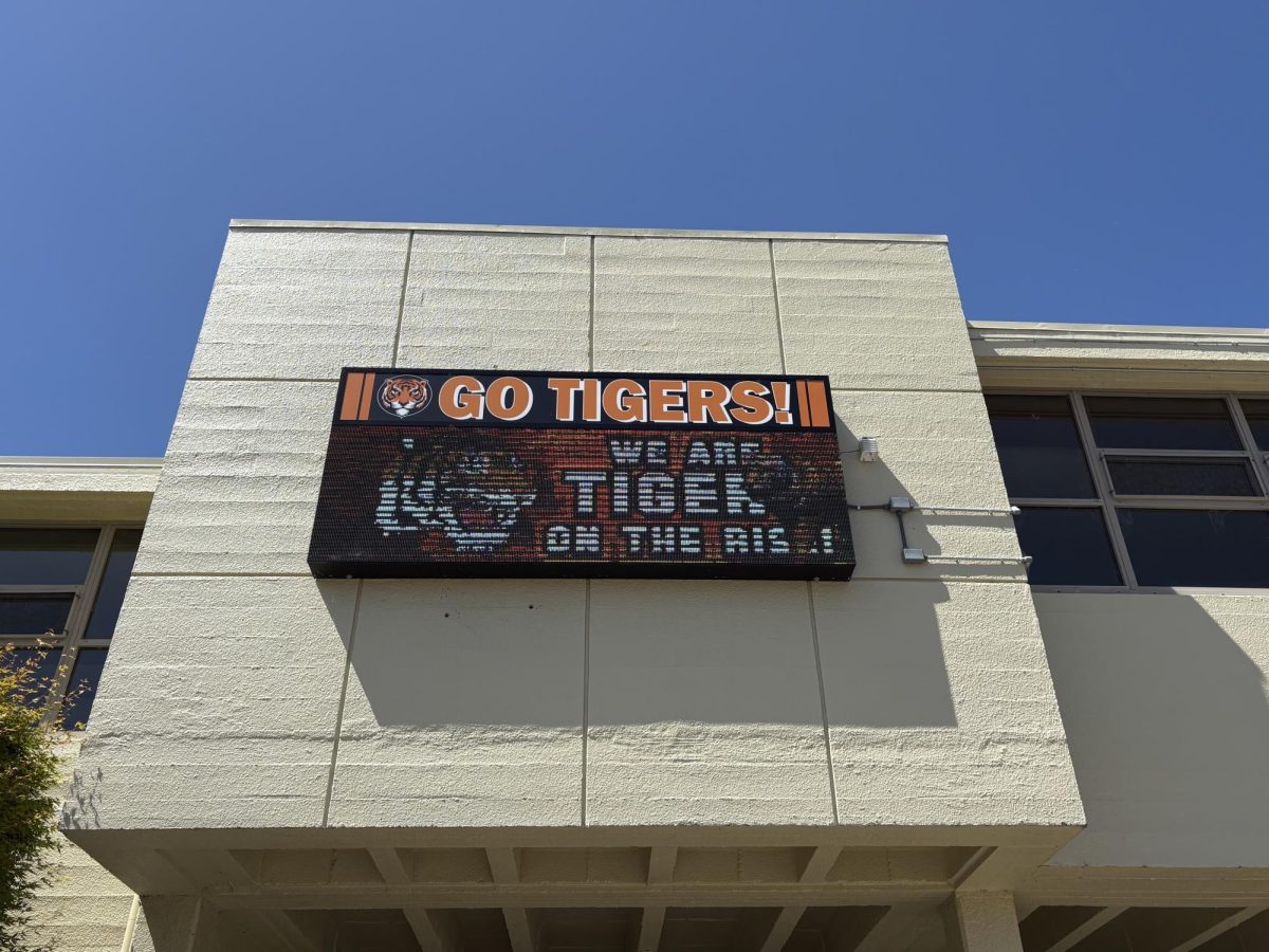 First digital billboard inspiring students to RISE