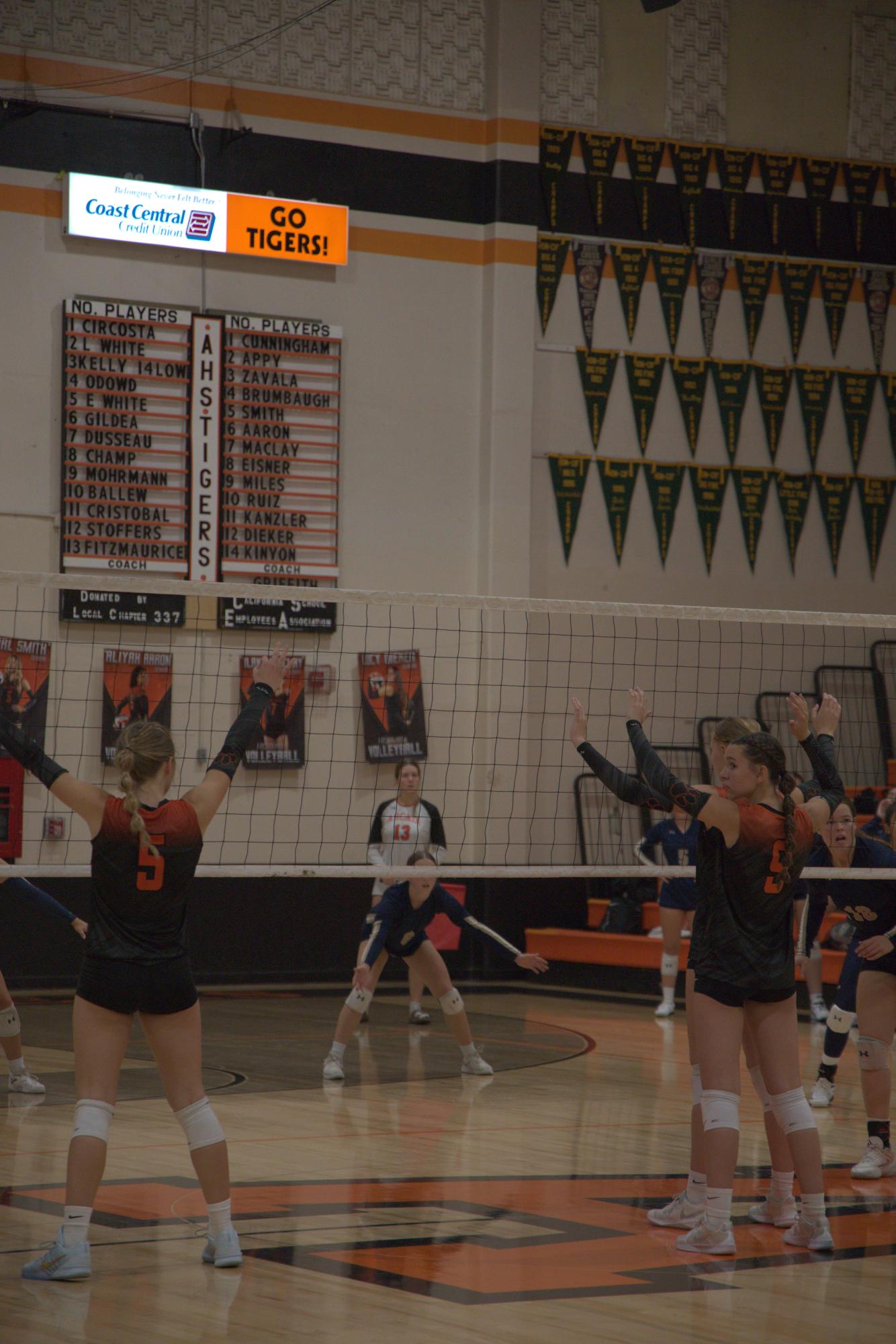 Tigers scratch through Warriors’ armor, defeat Del Norte