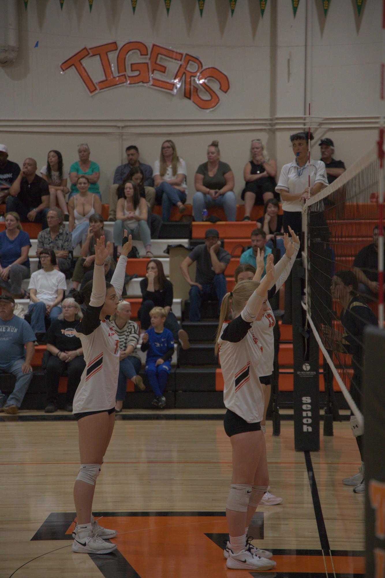 Tigers scratch through Warriors’ armor, defeat Del Norte