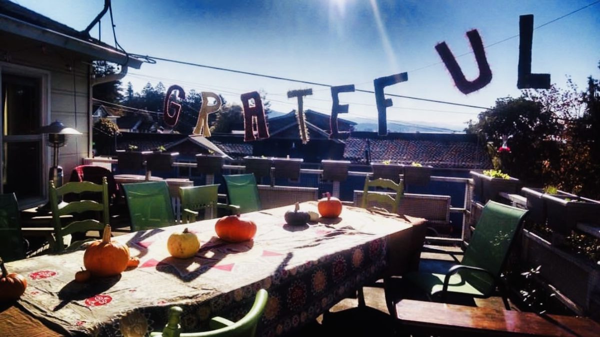 'Grateful' banner.